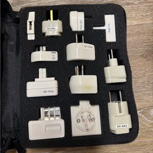 Toshiba European travel pack